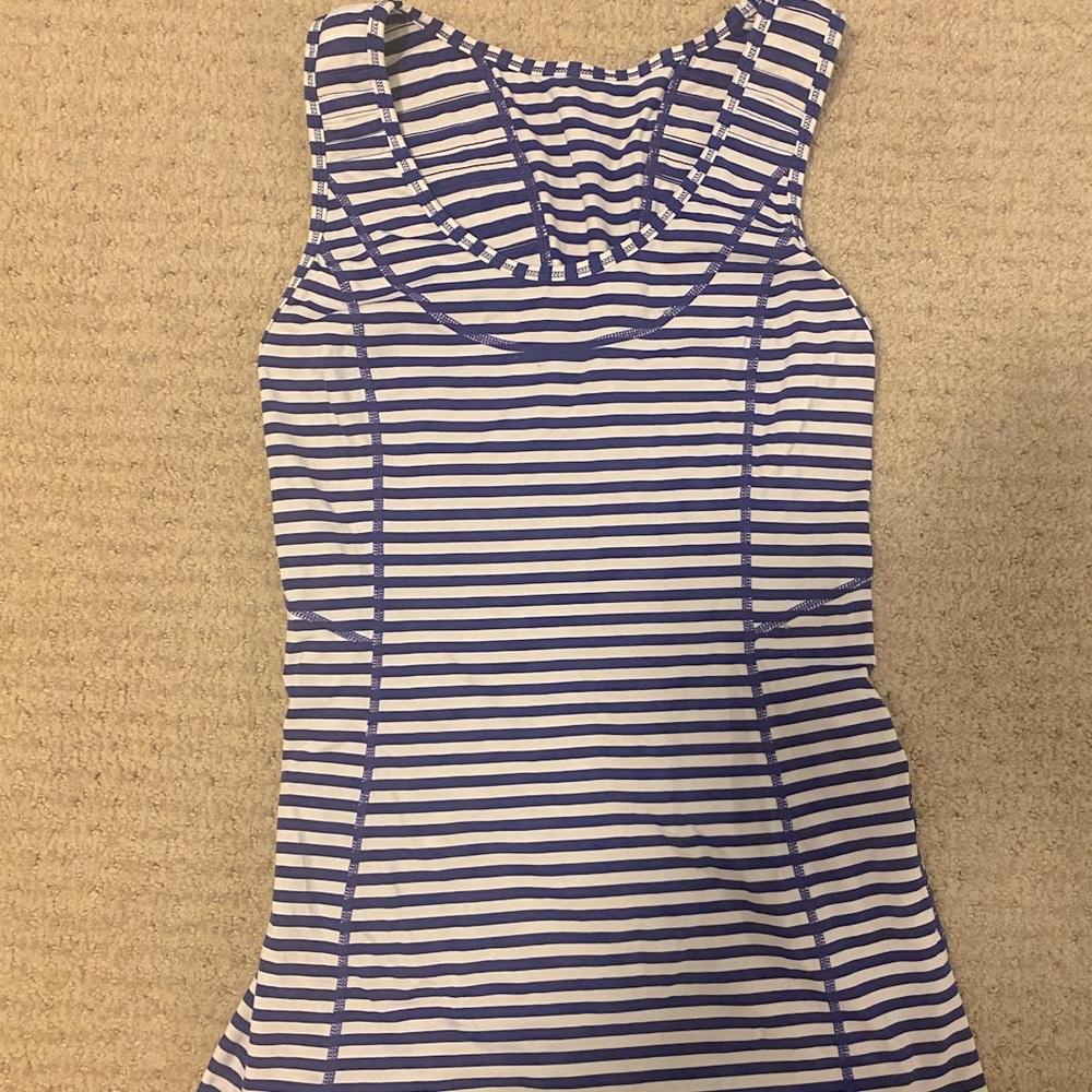 Lululemon top